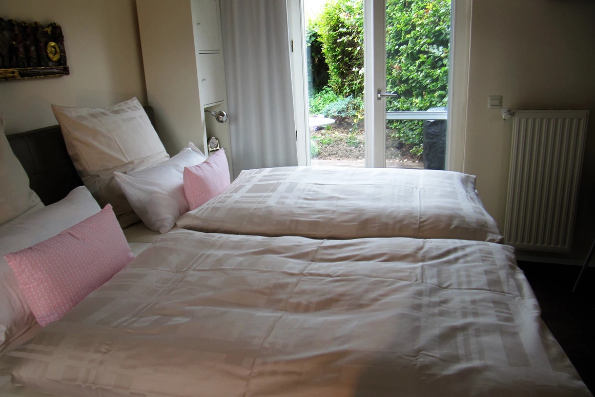 Monteurzimmer: Zwei separate Boxspringbetten im 1. OG der größeren Wohnung - Ferienwohnungen Stenzel in Laer bei Münster