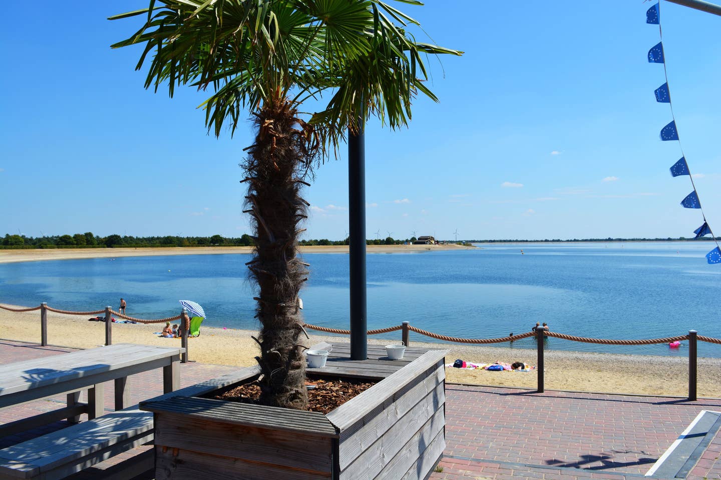 Monteurwohnung - Emsland, Mittelweser ... - Ausblick vom Restaurant Deichkrone oben am See - Bärenhus