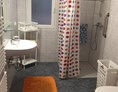 Monteurzimmer: Badezimmer mit Dusche - SZU Amicalis GmbH Monteurwohnungen