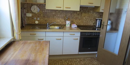 Monteurwohnung - Altusried - Küche mit Herd - Ferienhaus Ziegler