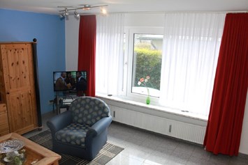 Monteurzimmer: Wohnzimmer mit TV - Wohnung 1- 4