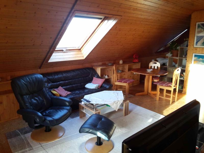 Monteurwohnung - Zimmertyp: Mehrbettzimmer - Hessen - Wohnzimmer mit Ledersitzgarnitur - Gästehaus Gitti