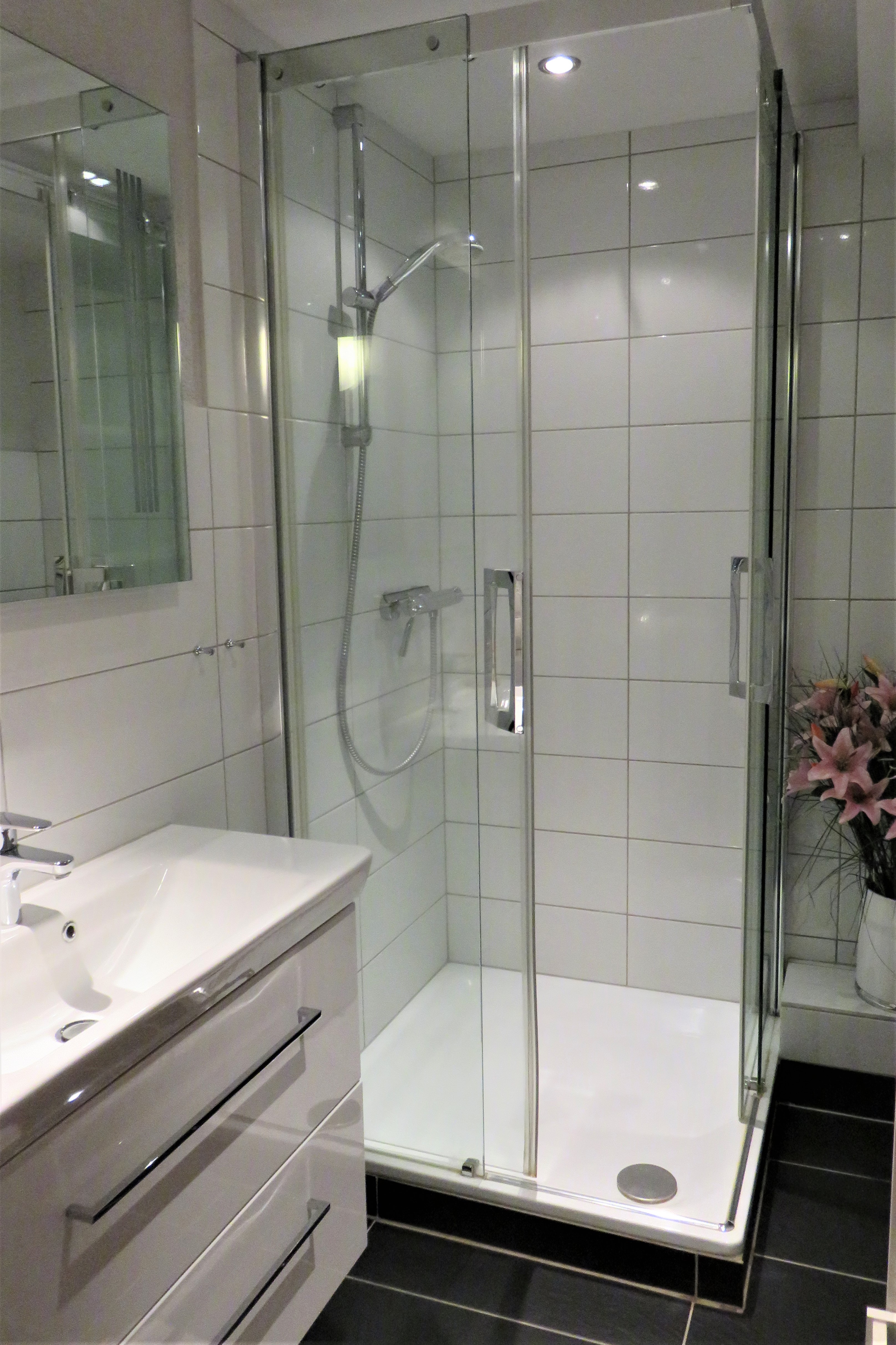 Monteurzimmer: Duschbad - TOP-Ferienwohnung für Monteure nähe Kassel (A7)