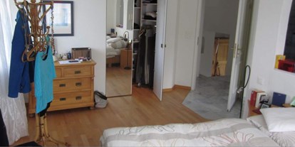 Monteurwohnung - Möbliertes Zimmer, Bad. Küche und Terrasse zur Mitbenützung - Studio für 1-2 Personen