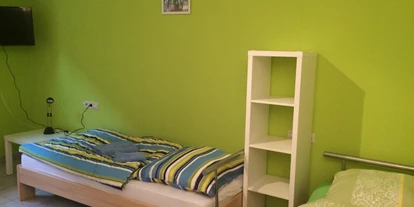 Monteurwohnung - Lauffen am Neckar - 2 Betten der Zwei-Zimmer-Wohnung - Schlehenweg