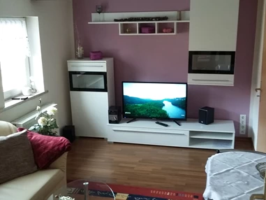 Monteurzimmer: Wohnzimmer  - Hexenstübchen/ moderne Ferienwohnung