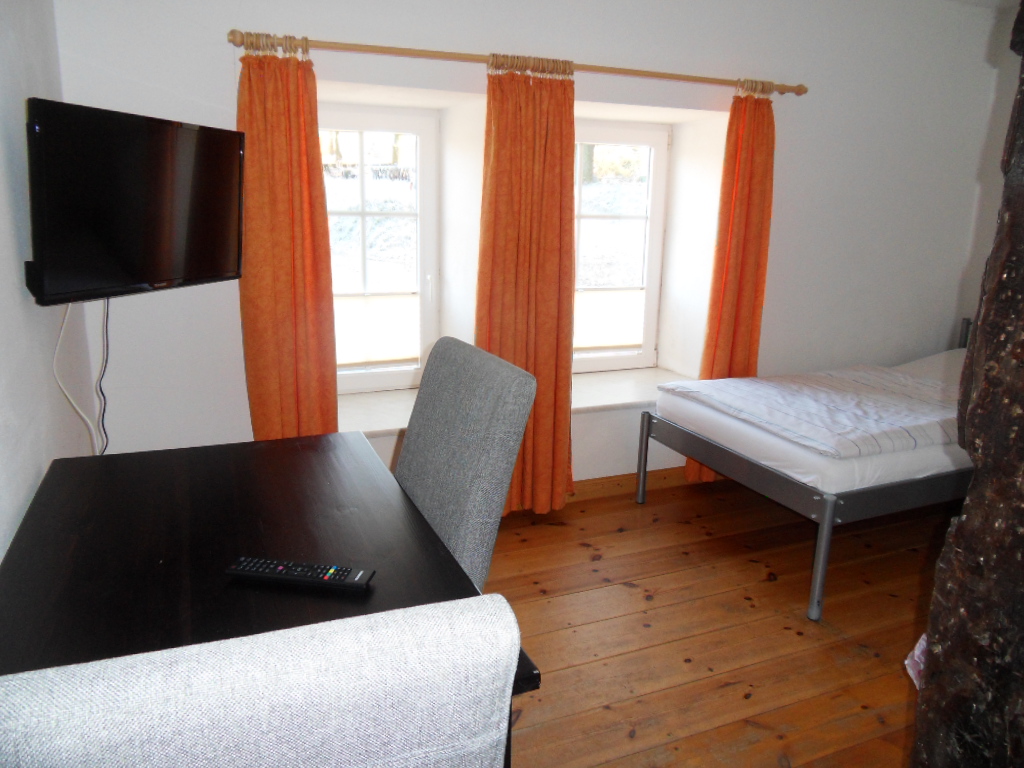 Monteurzimmer: Einzelzimmer mit Bad - Zimmer u. Wohnungen für Handwerker u. Monteure 9 km östlich von Lüneburg