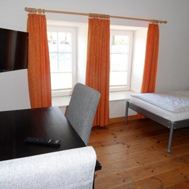 Monteurzimmer: Einzelzimmer mit Bad - Zimmer u. Wohnungen für Handwerker u. Monteure 9 km östlich von Lüneburg