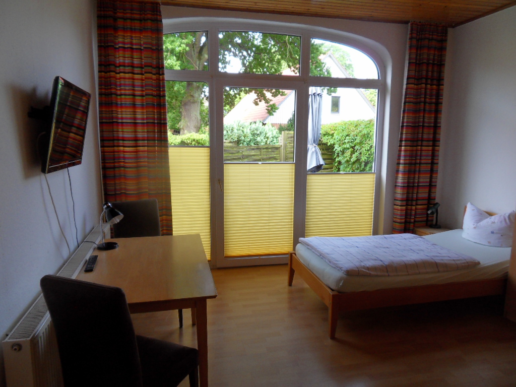 Monteurwohnung - WLAN - Flusslandschaft Elbe - Zweibettzimmer mit Terrasse - Zimmer u. Wohnungen für Handwerker u. Monteure 9 km östlich von Lüneburg