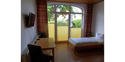 Monteurwohnung - WLAN - Flusslandschaft Elbe - Zweibettzimmer mit Terrasse - Zimmer u. Wohnungen für Handwerker u. Monteure 9 km östlich von Lüneburg
