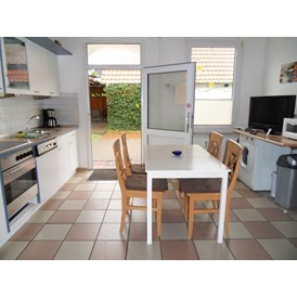 Monteurzimmer: Küche mit Terrasse - Zimmer u. Wohnungen für Handwerker u. Monteure 9 km östlich von Lüneburg