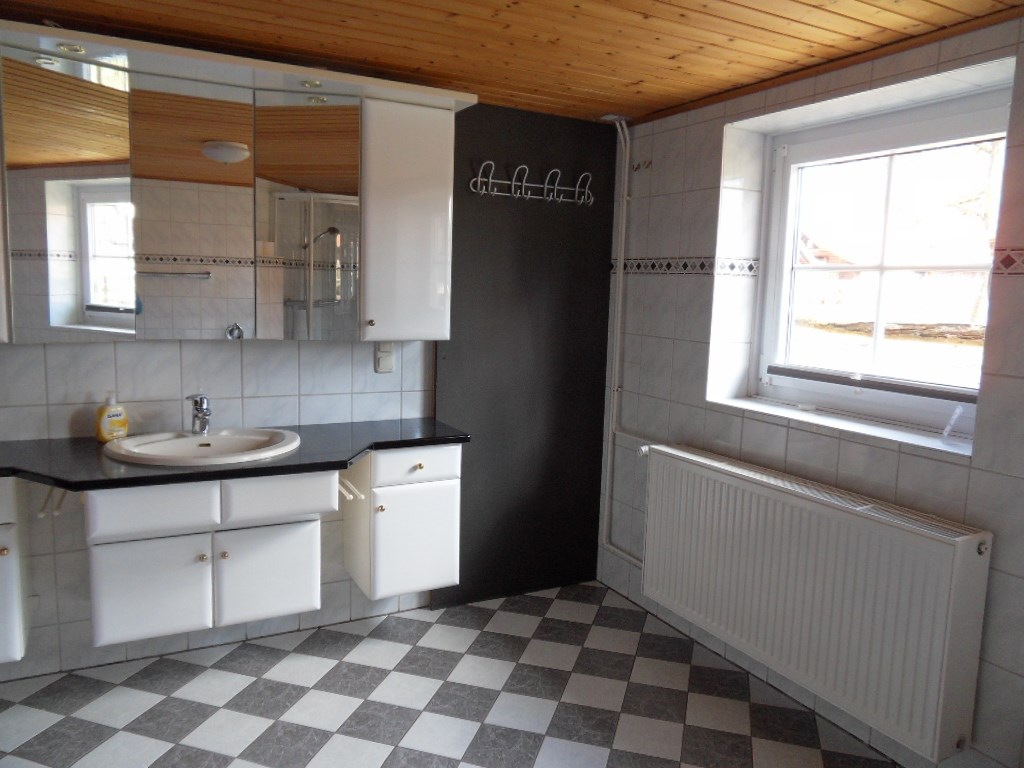 Monteurzimmer: Bad - Zimmer u. Wohnungen für Handwerker u. Monteure 9 km östlich von Lüneburg
