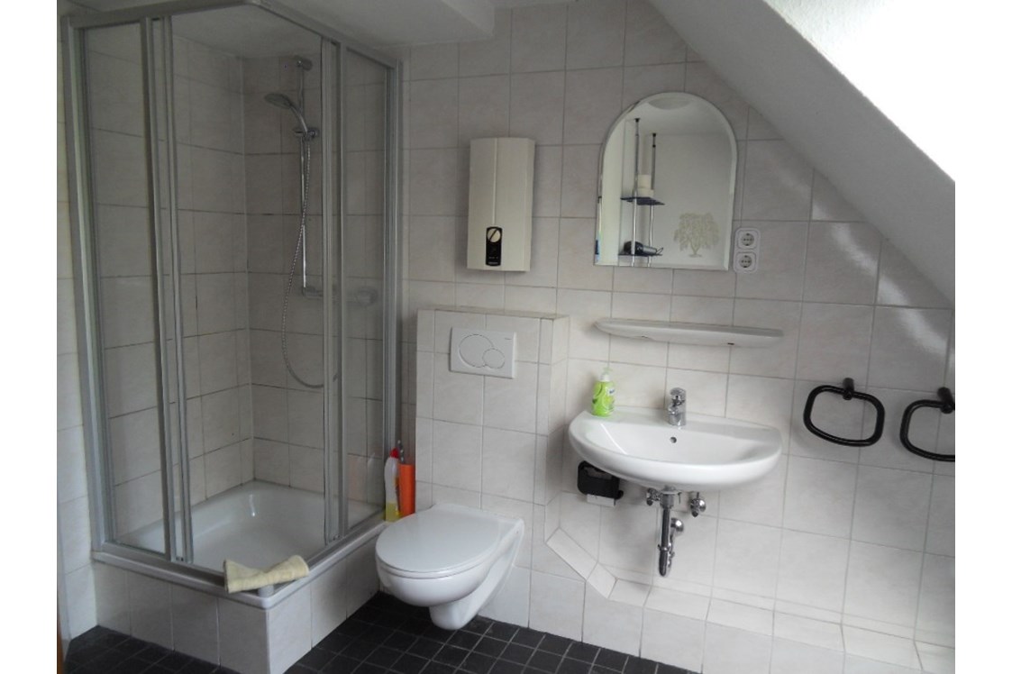 Monteurzimmer: Bad - Zimmer u. Wohnungen für Handwerker u. Monteure 9 km östlich von Lüneburg