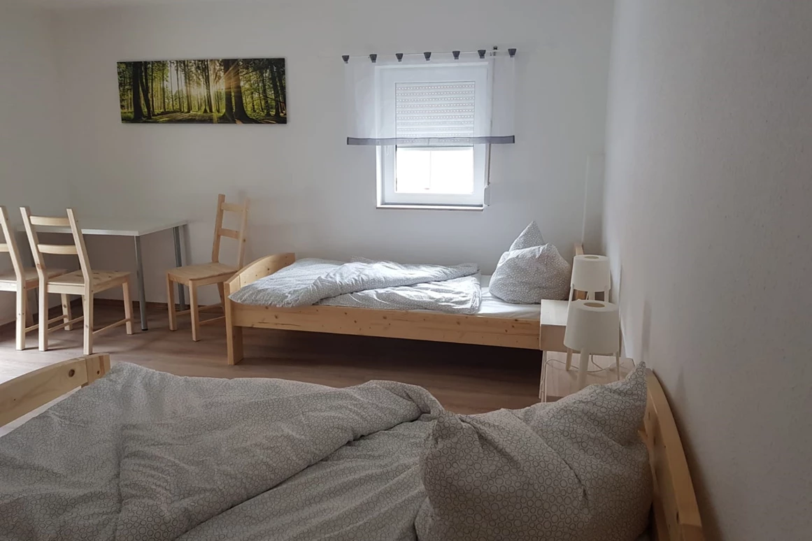 Monteurzimmer: Monteurzimmer Ferienwohnung A7 ab speak polish