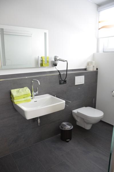 Monteurwohnung - TV - Alpenregion Bludenz - Bad Appartement 18 - Hotel Garni Brigitte