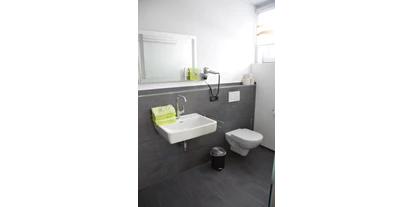 Monteurwohnung - Parkplatz: eigener Parkplatz vorhanden - Österreich - Bad Appartement 18 - Hotel Garni Brigitte