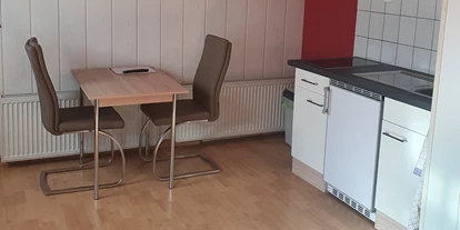 Monteurwohnung - TV - Falkensee - Küche im Bungalow, Zimmer 4 - Zimmervermietung-Velten