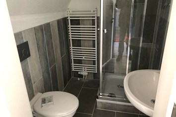 Monteurzimmer: Badezimmer - Zimmer in Leonberg 