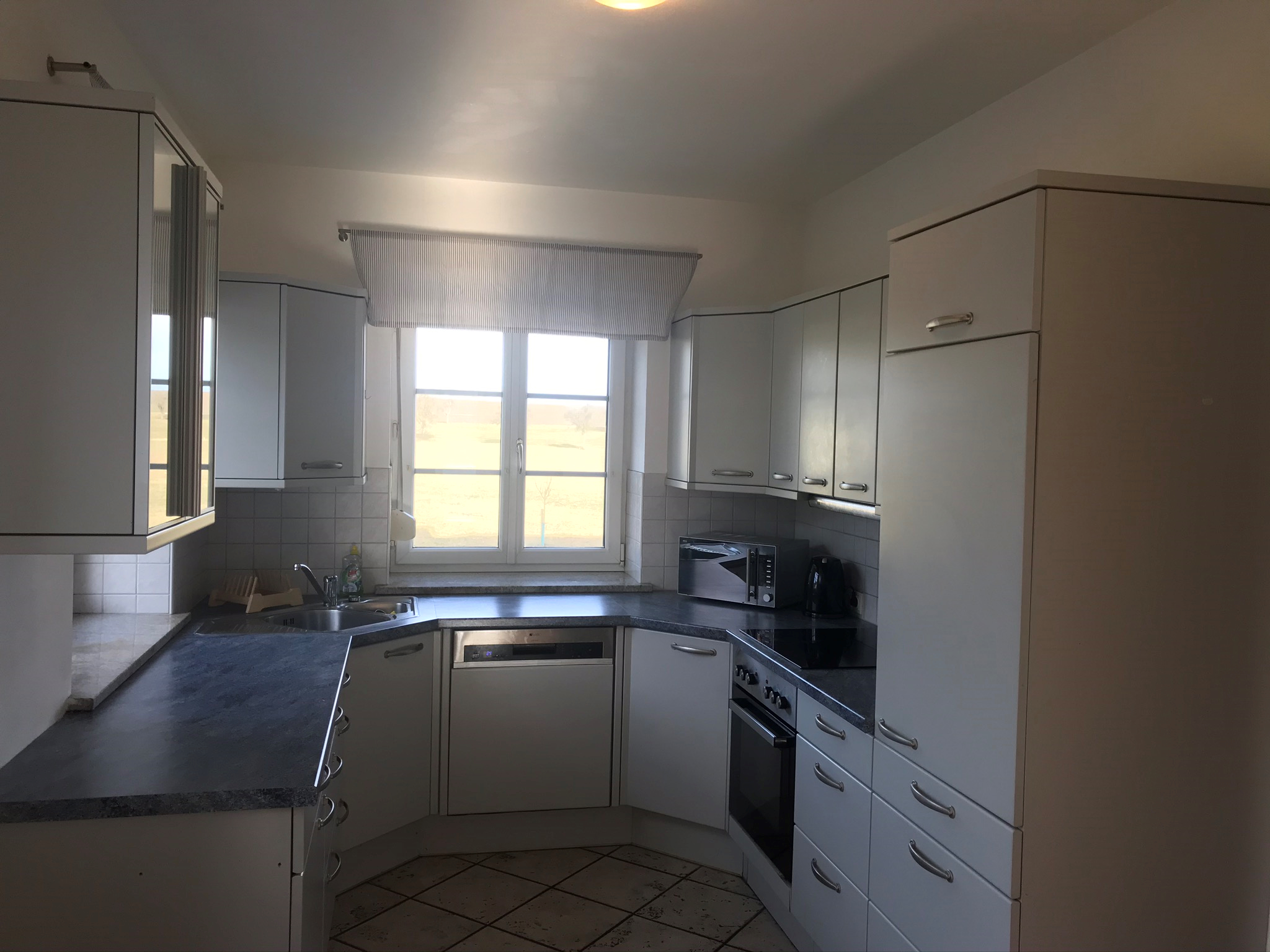 Monteurwohnung - Parkplatz: eigener Parkplatz vorhanden - Schwaben - KR Immobilien