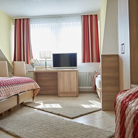 Monteurzimmer: Mehrbettzimmer mit Bad ohne Küche. - Hotel Wendelstein GmbH