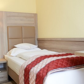 Monteurzimmer: Einzelzimmer mit Bad ohne Küche. - Hotel Wendelstein GmbH