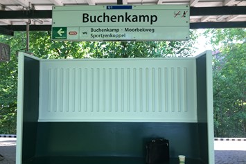 Monteurzimmer: U- BahnVor der Tür  - mybrand boardinghouse Hostel Volksdorf 