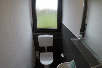Monteurzimmer: WC - Monteurswohnung TAKAppartement Dormagen DG