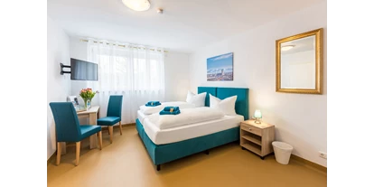 Monteurwohnung - PLZ 82223 (Deutschland) - Doppelzimmer mit King-Size Bett 30 cm hohe Boxspringmatratze
 - Hotel Ludwig