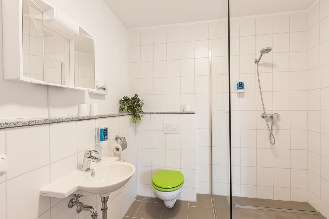 Monteurzimmer: Dusche/WC in jedem Zimmer - Hotel Ludwig