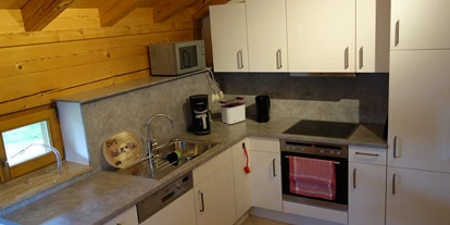 Monteurwohnung - Balkon - Deutschland - Küche obere Wohnung mit Essplatz - Haus am Hof