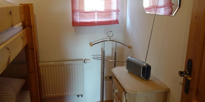 Monteurwohnung - Balkon - Deutschland - kleines Schlafzimmer obere Wohnung - Haus am Hof