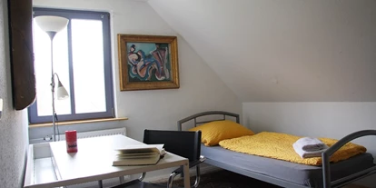 Monteurwohnung - Kaffeemaschine - Schleswig-Holstein - DG Gartenzimmer Außen - Ferienhof Lohse