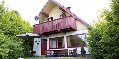 Monteurwohnung - Bad Hersfeld - Eingang, Balkon, Terrasse - F-Haus für 1-6 Monteure im Seepark Kirchheim