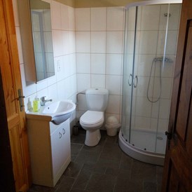 Monteurzimmer: Bad mit Dusche und WC - Stahlavy