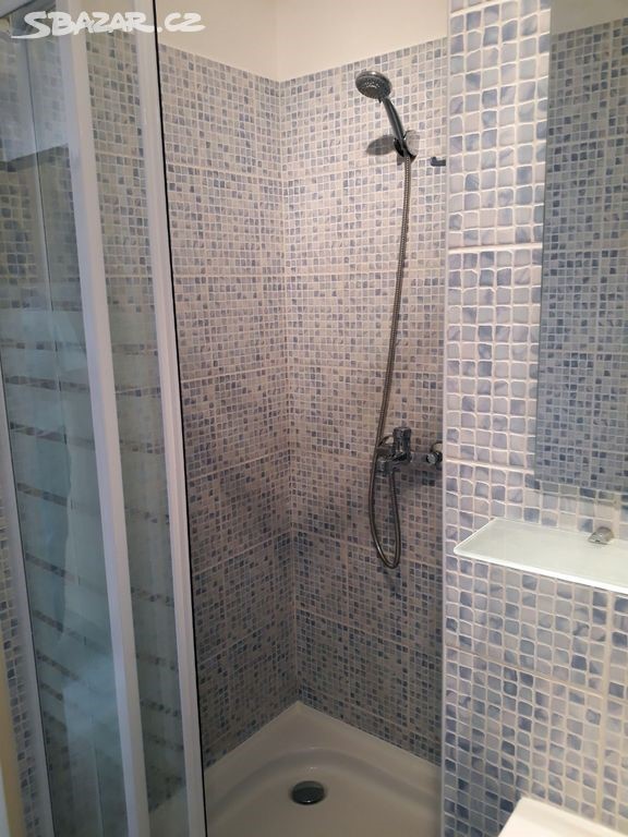 Monteurzimmer: Bad mit Dusche - Jaselska