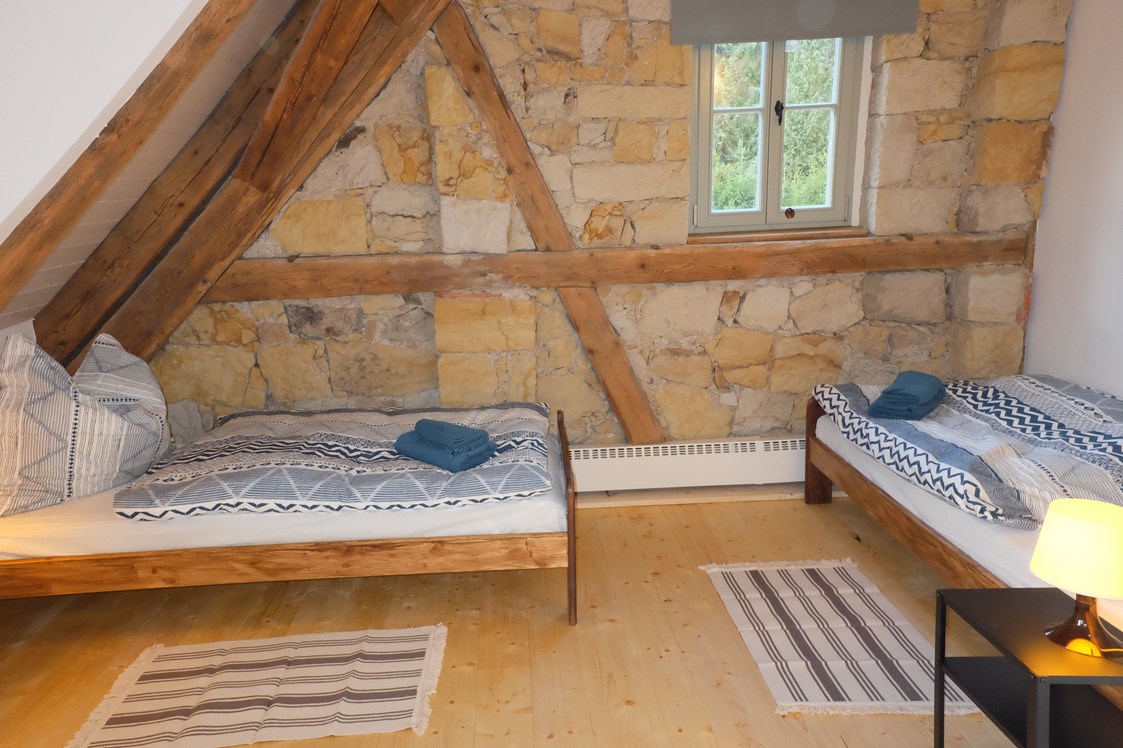 Monteurzimmer: 3. Schlafzimmer mit 2 Einzelbetten - Hammergut Neidberg in Bielatal - 20 Betten