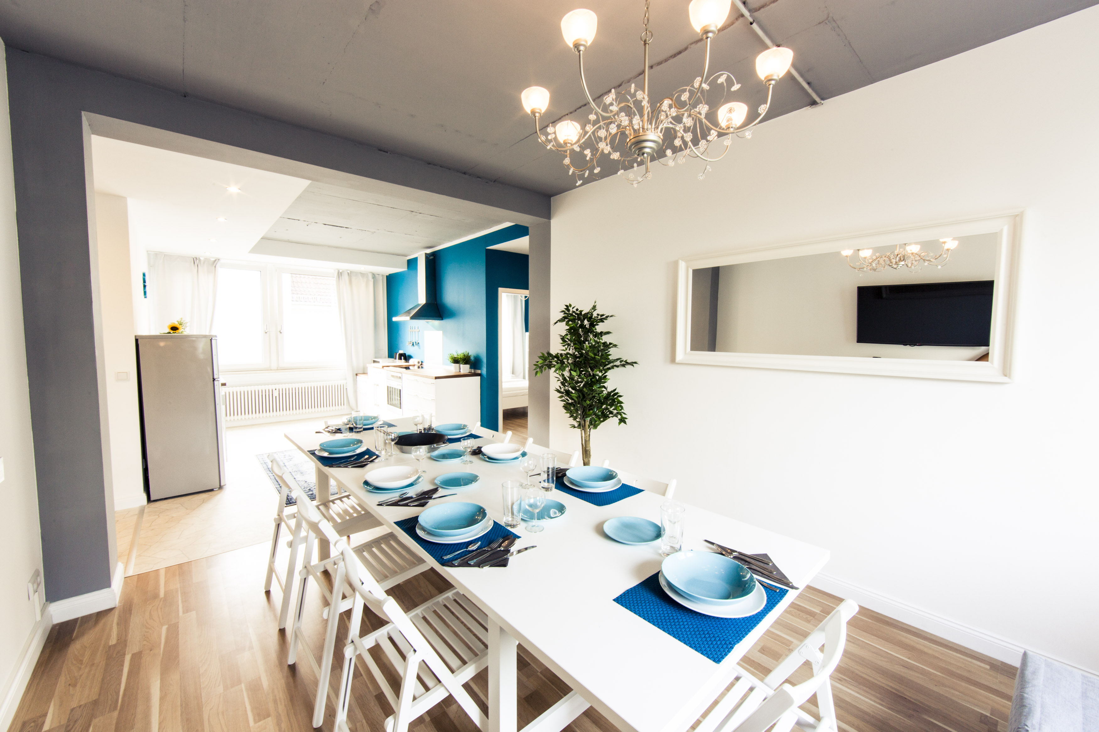 Monteurzimmer: Hevals Grand Apartments 