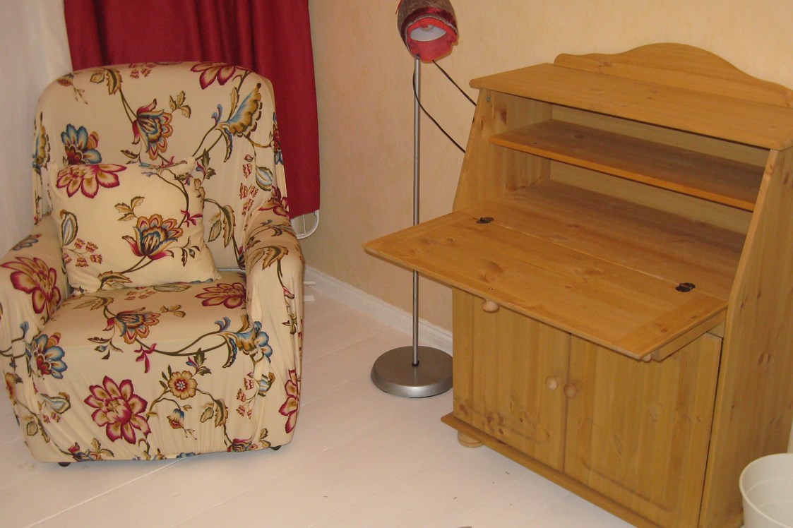 Monteurzimmer: Kleineres Zimmer - Ruhige frische Monteurwohnung für bis zu 3 Personen