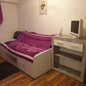 Monteurzimmer: 1-Bett-Zimmer - Wilseder Berg Wohnungen