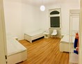 Monteurzimmer: Schlafzimmer mit Einzelbetten - raumstuttgart