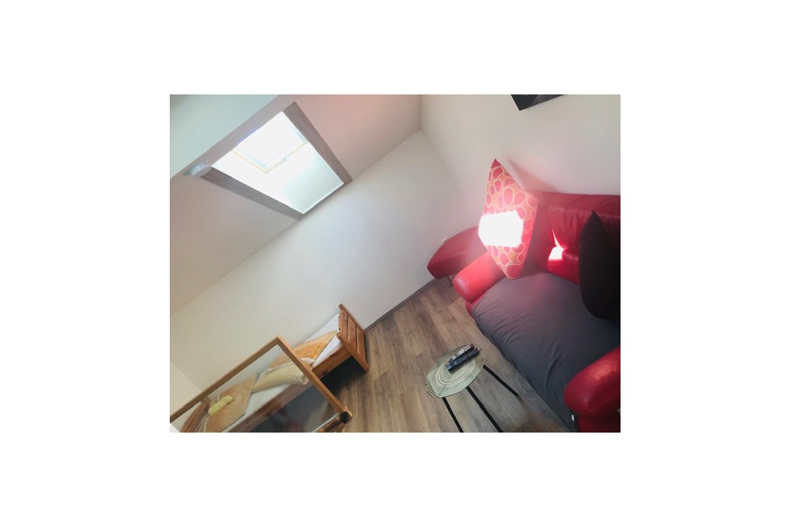Monteurzimmer: Schlafzimmer im OG mit 2 getrennten Betten uns SAT.TV - Appartement Leitner