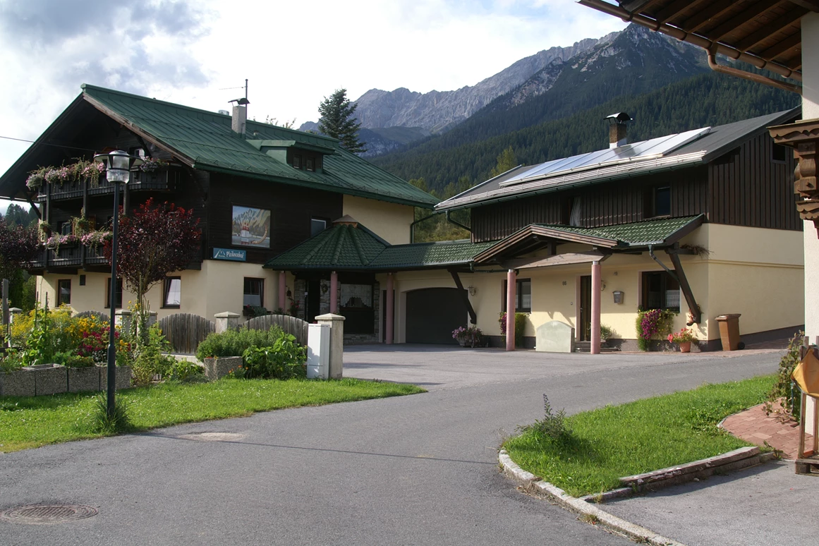 Monteurzimmer: Pleiknerhof/Leutasch-Seefeld
Preisgünstige Unterkunft für Monteure - Pleiknerhof