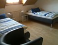 Monteurzimmer: Schlafzimmer Nordseite - Schöne Ferienwohnung mit Platz für bis zu 5 Personen