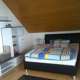 Monteurzimmer: Wohnschlafraum Bild 2 - Schöne Ferienwohnung mit Platz für bis zu 5 Personen
