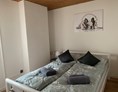 Monteurzimmer: Kleines Schlafzimmer mit Doppelbett Bild 1.
a 0,90m x 2,00m - Ferienwohnung Altendiez