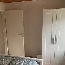 Monteurzimmer: Kleines Schlafzimmer Bild 2 - Ferienwohnung Altendiez