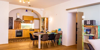 Monteurwohnung - PLZ 2482 (Österreich) - Küche - Wohnzimmer - Senator-Flats Paulus