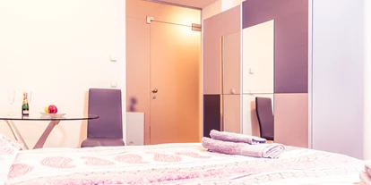 Monteurwohnung - PLZ 2482 (Österreich) - Petrus Schlafzimmer 3 Einzelbetten & Smart-TV Netflix-YouTube
Petrus bedroom 3 lits simples & Smart-TV Netflix-YouTube - Senator-Flats Petrus
