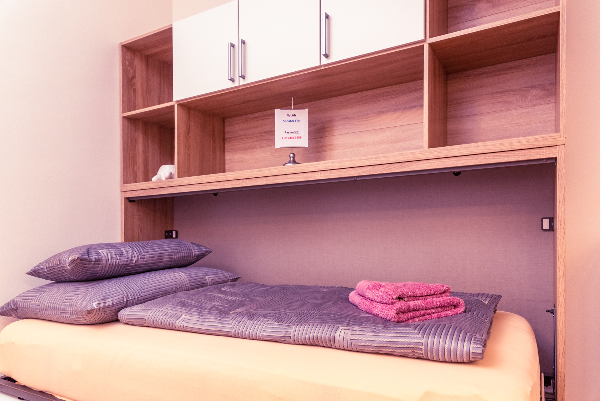 Monteurwohnung - WLAN - Österreich - Kardinal Nagl Schlafzimmer 3 Einzelbetten & Smart-TV Netflix-YouTube

Kardinal Nagl bedroom 3 lits simples & Smart-TV Netflix-YouTube - Senator-Flats Kardinal Nagl