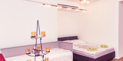Monteurwohnung - PLZ 2482 (Österreich) - Kardinal Nagl Schlafzimmer 3 Einzelbetten & Smart-TV Netflix-YouTube
Kardinal Nagl  bedroom 3 lits simples & Smart-TV Netflix-YouTube - Senator-Flats Kardinal Nagl